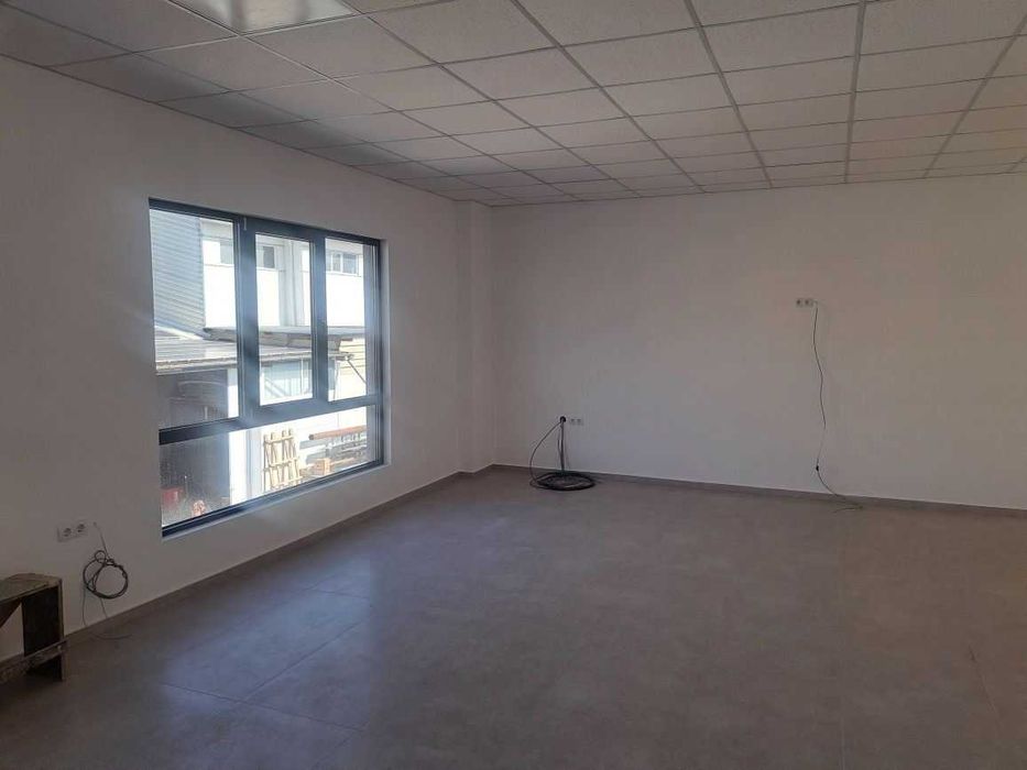 Дава се под наем Офис в Пловдив, Индустриална зона - Север - 80 кв.м за 498.27 € - Снимка #1