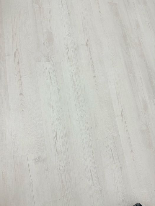 срочно  продам паркет для пола