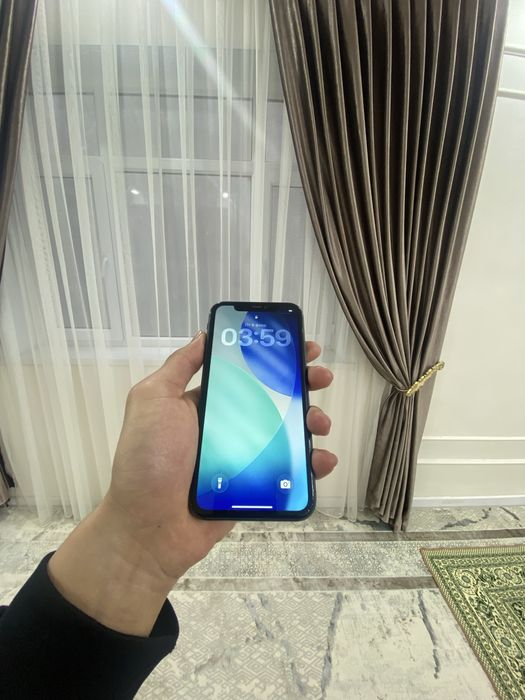 Продам айфон 11