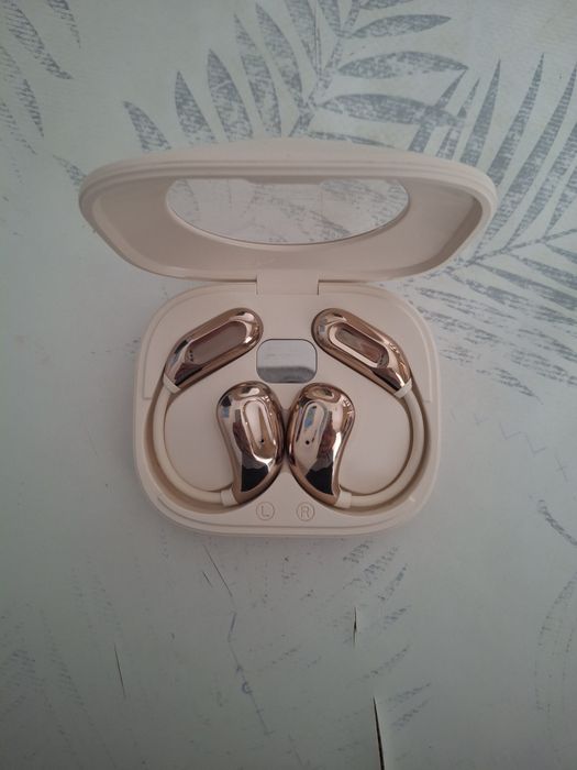 Продам наушники новые