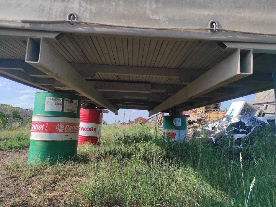 Будка с распашными воротами