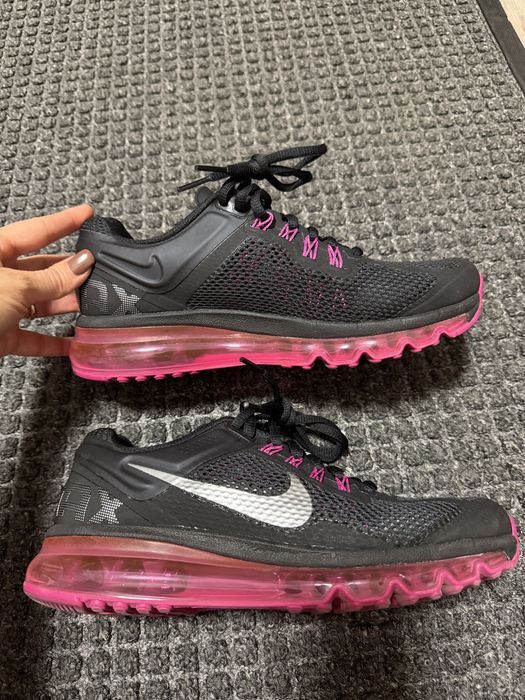 Vand adidasi Nike