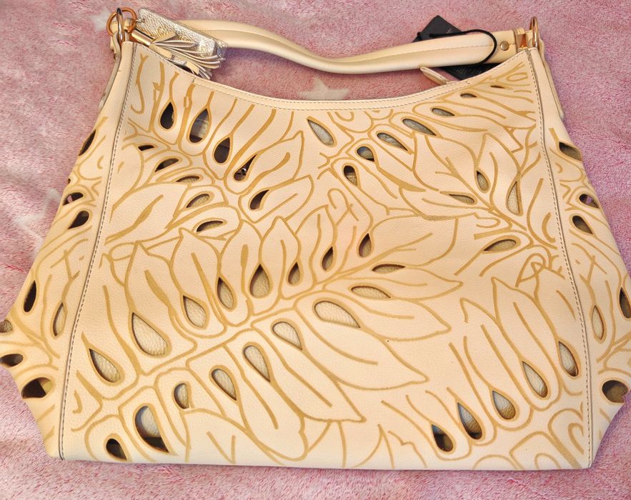 Дамска чанта, цвят екрю