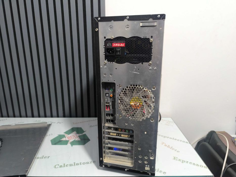 Sistem PC Desktop Gaming ASUS Striker Extreme, GeForce 8800,Antec 520W