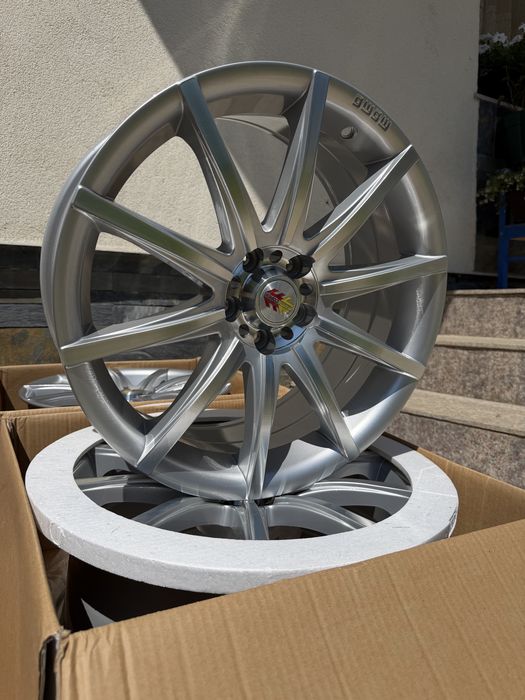 Jante MOMO Corse Ten-S R19 5x112