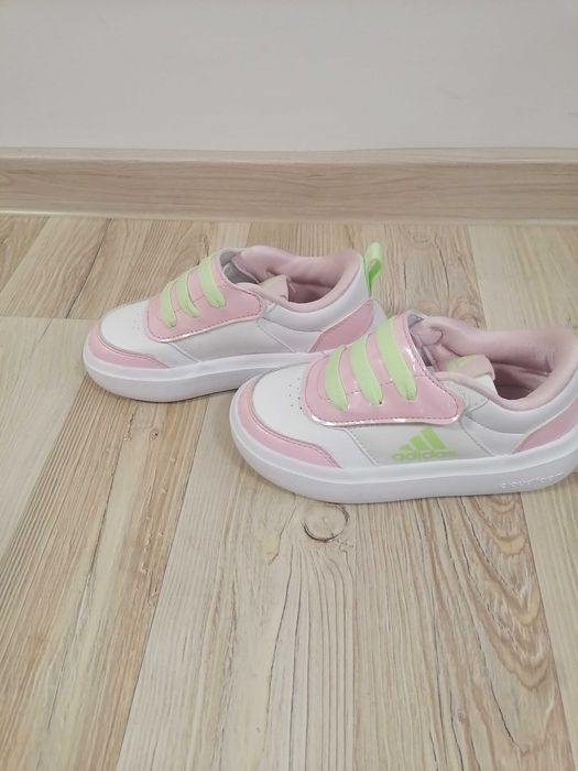 Маратонки adidas