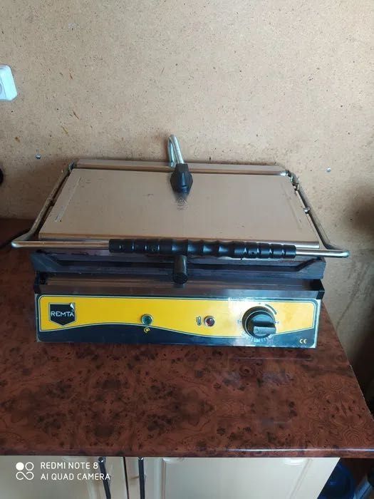 Холодилник для магазина