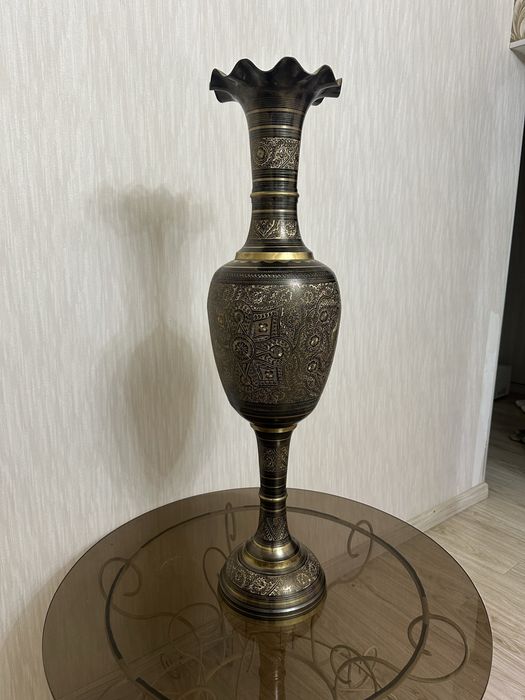 Latunniy vaza Indiyskiy