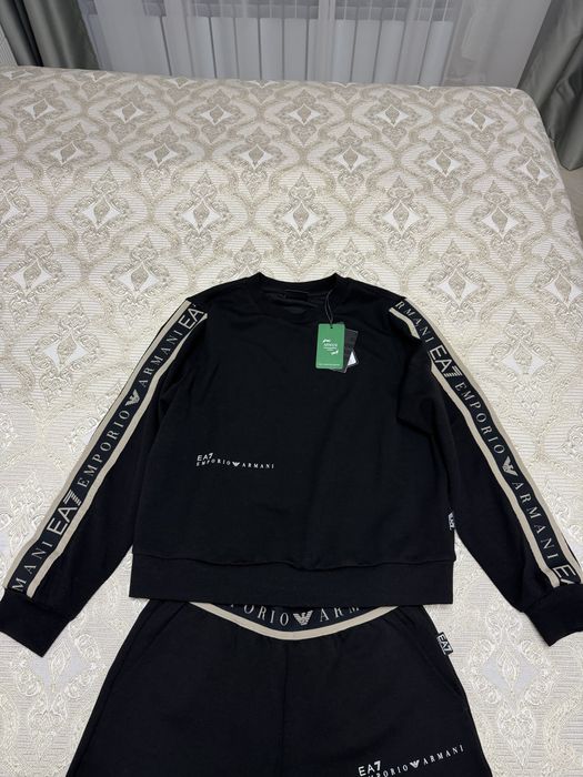 Женский спортивный костюм EA7