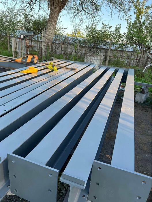 Vând structura metalica 25x10x4