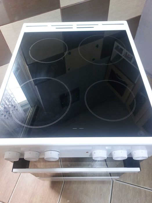 Aragaz electric  nou cu plite