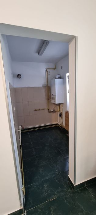 Închiriez spațiu comercial