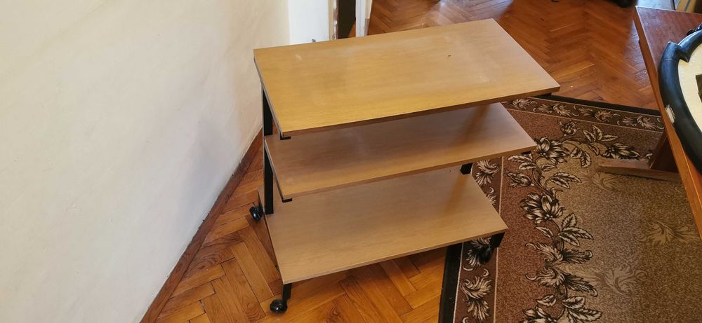 Масичка за телевизор на колела