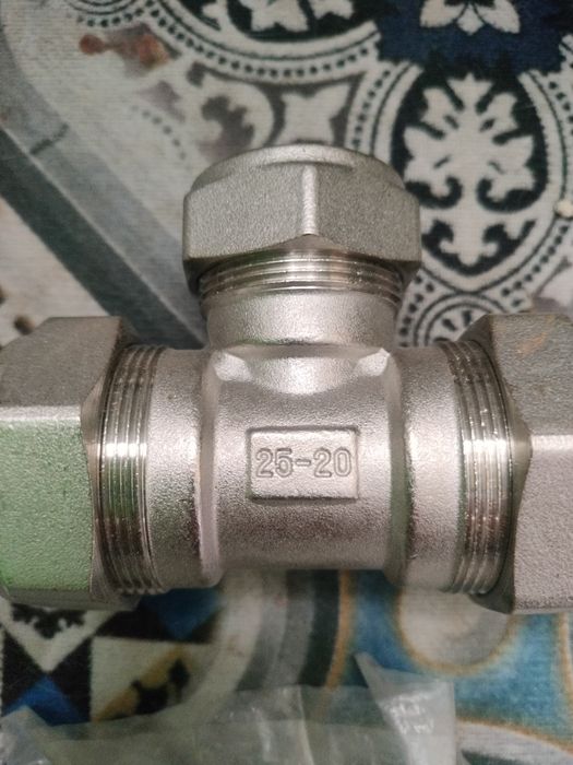 Фитинги , тройники , полотенцесушитель