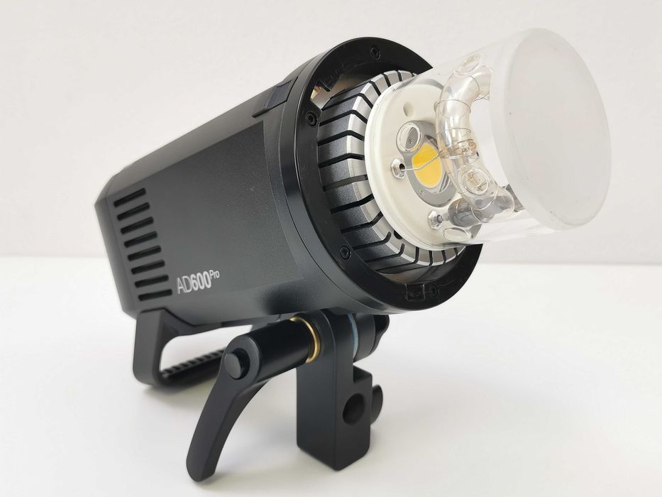 Godox AD600 Pro Witstro професионална преносима светкавица 600W