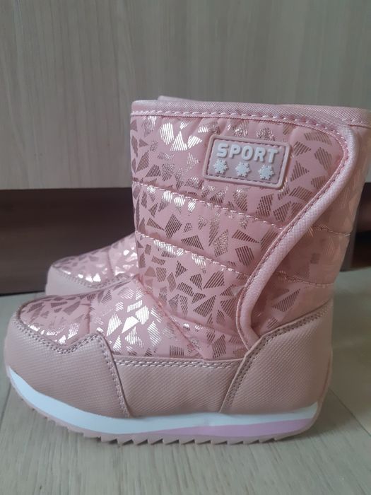 Продам новые сапожки