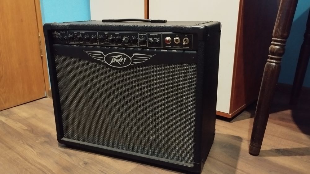 Лампов усилвател Peavey Valveking VK112 с wah педал