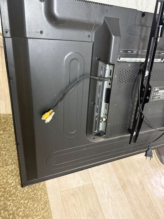 Продам телевизор срочно диоганаль 102