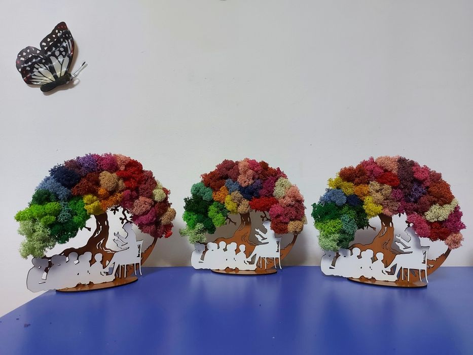 Copaci cu licheni cu suport