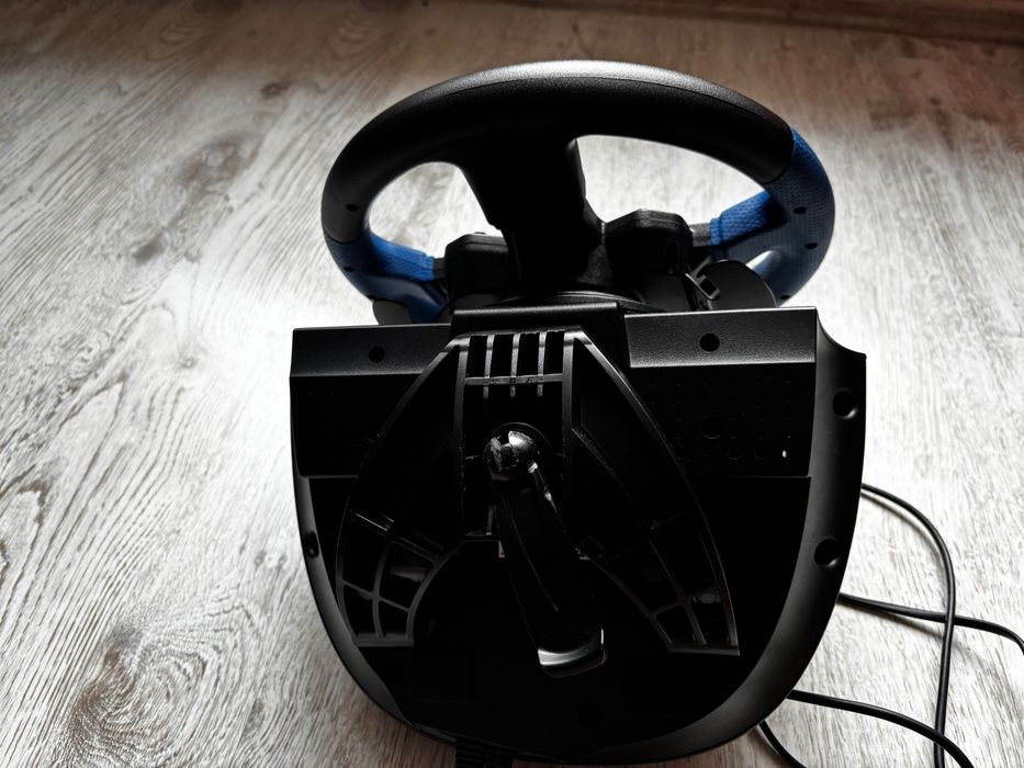 Волан Thrustmaster T150