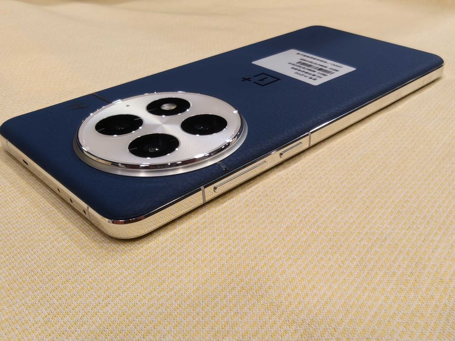 OnePlus 13 16/512 син - SD8 Elite; 6.82";Hasselblad 3x50mpx;6000mAh