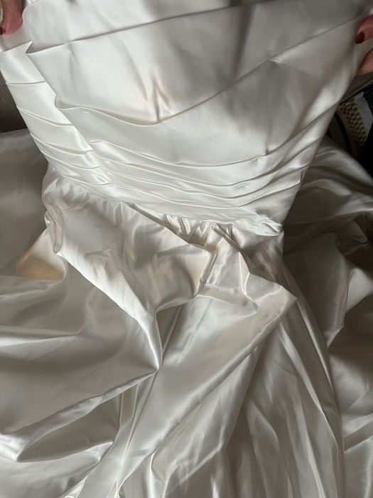 Нова сватбена рокля