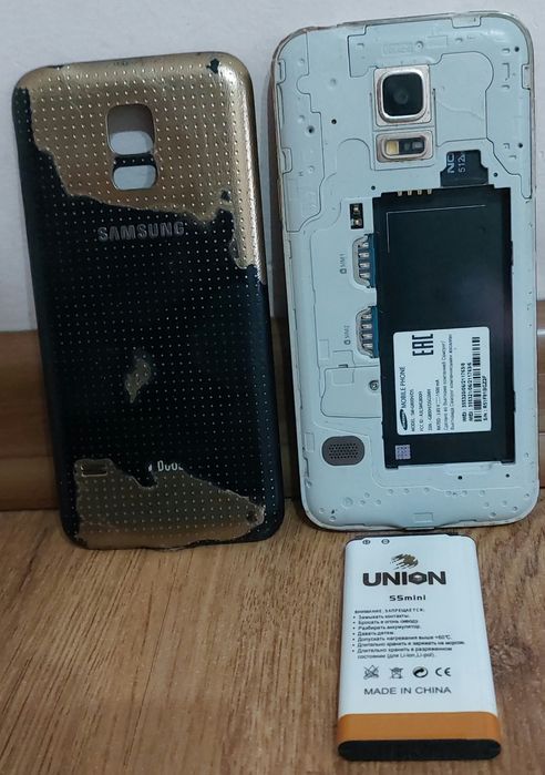 Телефоный на запчасти