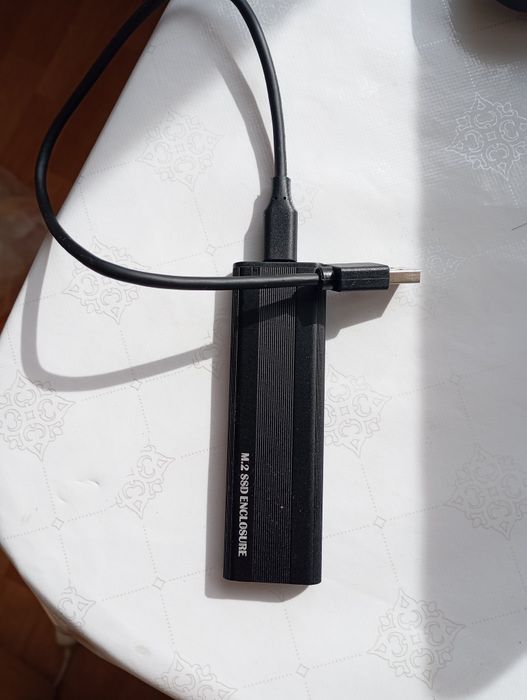 SSD 1tb. Вместе с чехлом