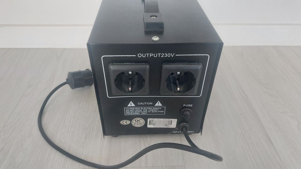 Stabilizator de tensiune Braun Group 500 W