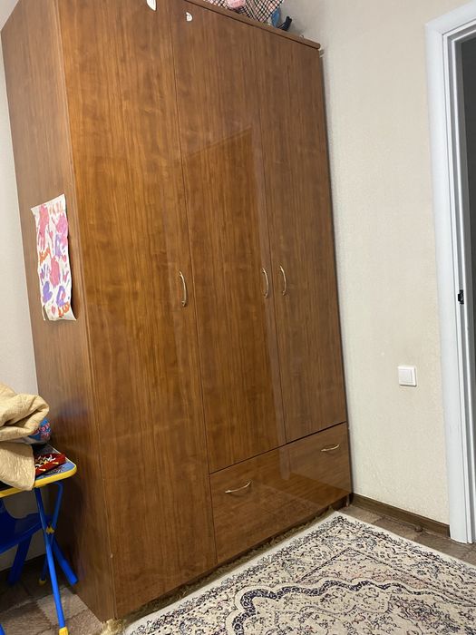 Продам спальный гарнитур