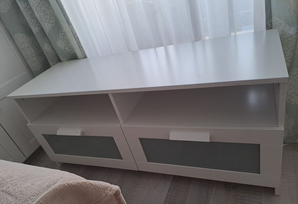 Mobila Ikea alba comoda tv,cuburi
