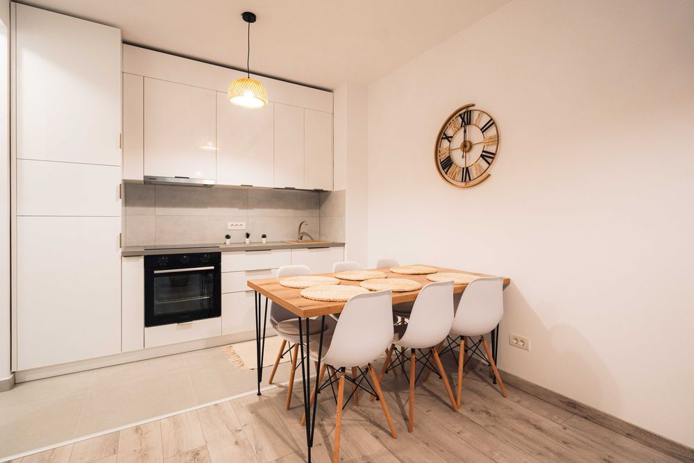 Apartament nou de inchiriat lux 2 cam et.4 Adora Park 6  parc. 2 sm.TV