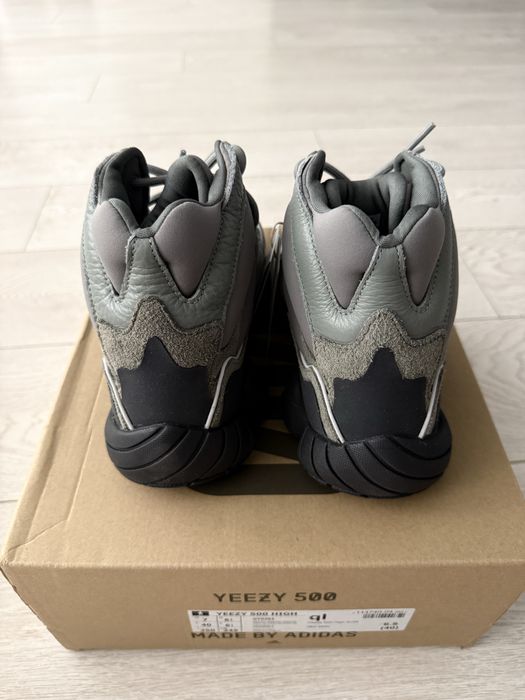 Adidas yeezy 500 high m