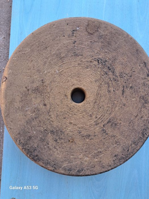 Продавам брус за заточване.