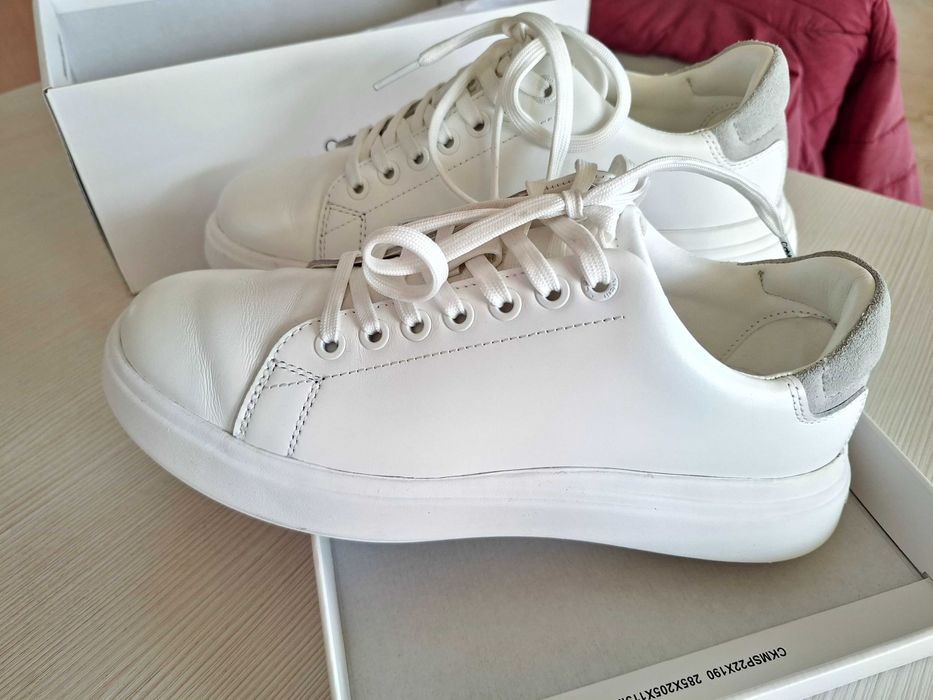 Calvin Klein бели кожени маратонки 38 номер