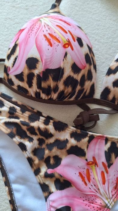 Бански две части