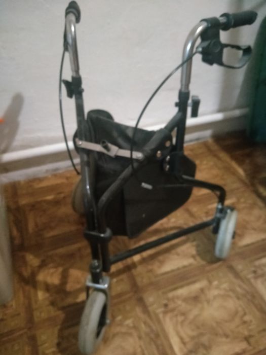 Продам ходунки -роллаторы