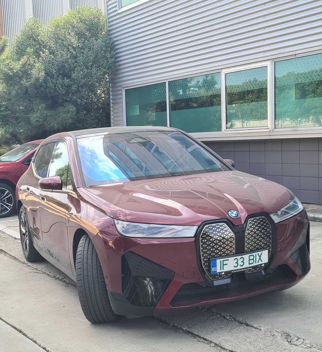 BMW ix 2024  3700 km
