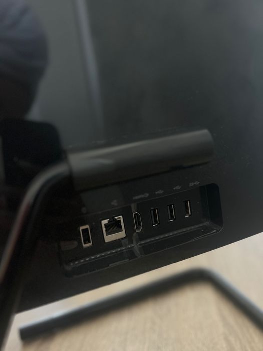 Vând monitor Lenovo plus o pereche de căști