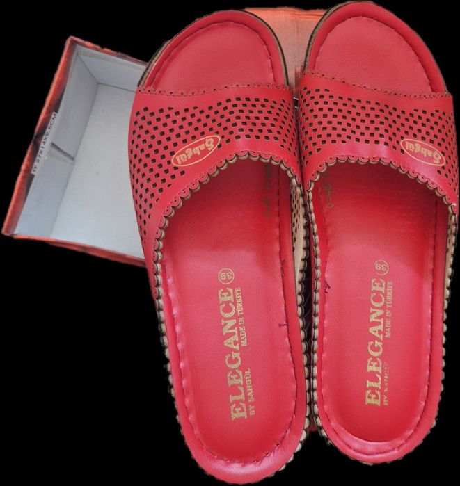 Шлепанцы женские