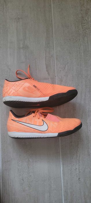 Обувки за футбол Найк,Адидас номер 38 и 37