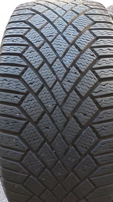 Зимни гуми 225/45/18 Continental Viking Contact 7 2 броя