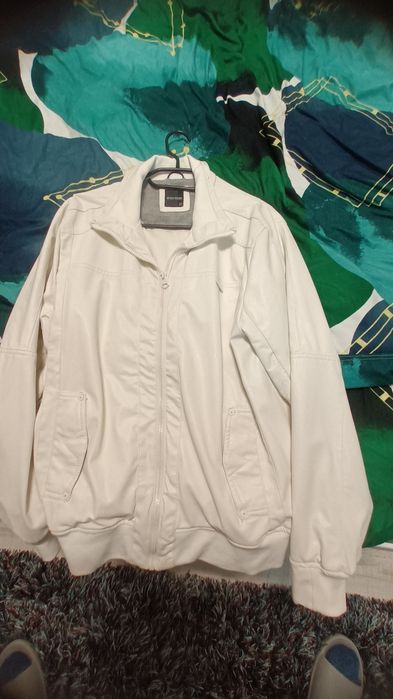 Geacă imitație, crem, M, în stare bună