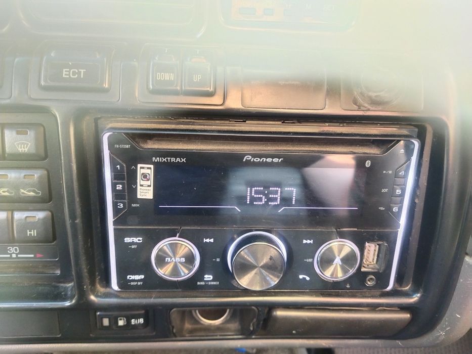 Продам магнитолу Pioneer FH-S725BT