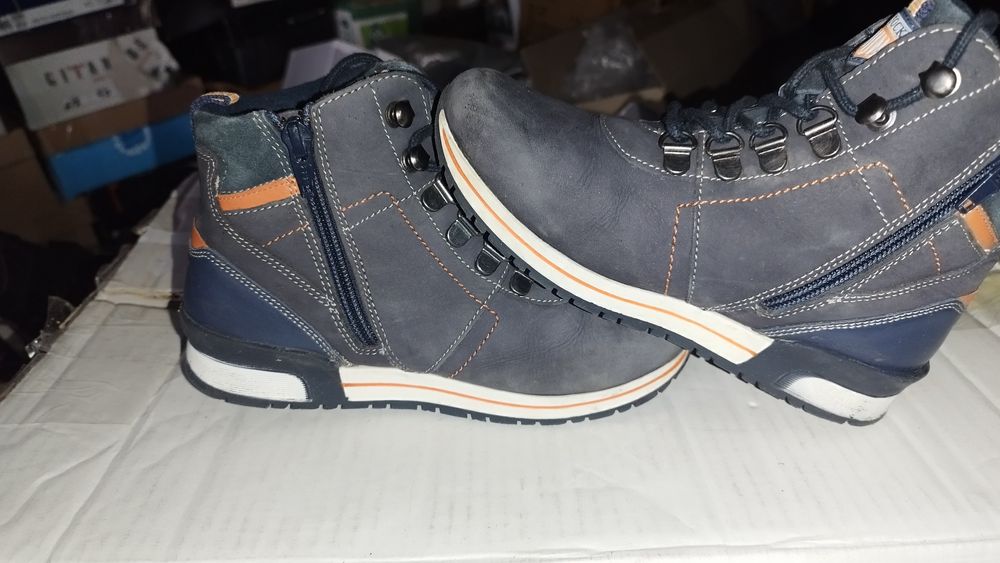 De vânzare ghetuțe copii măr.32 piele naturală și interior îmb