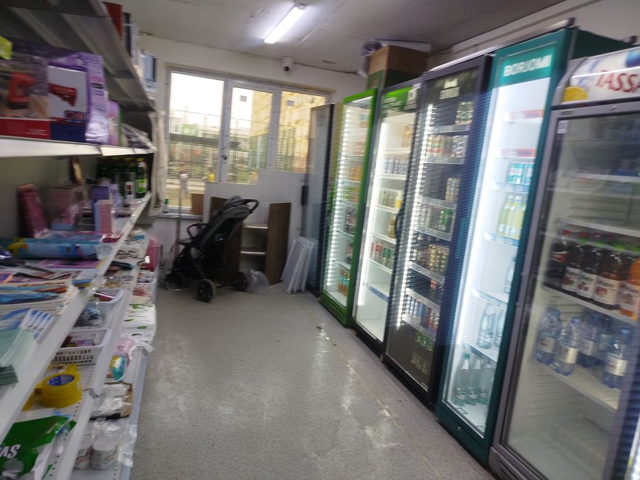 Продаеться продуктовый магазин