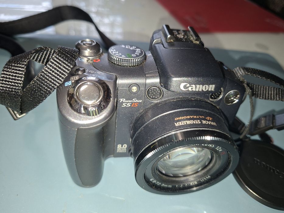 Canon PowerShot S5, 12 x zoom, card SD 16gb, Face Detection, ecran rabatabil