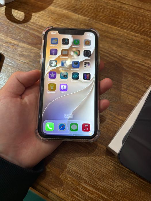 Продам iphone 11 64 гб 73акб есть торг ватсап пишите