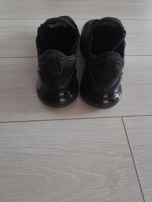 Nike Air Max 270