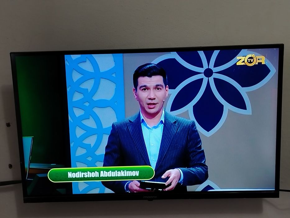 MoonX televizor satiladi 32lik